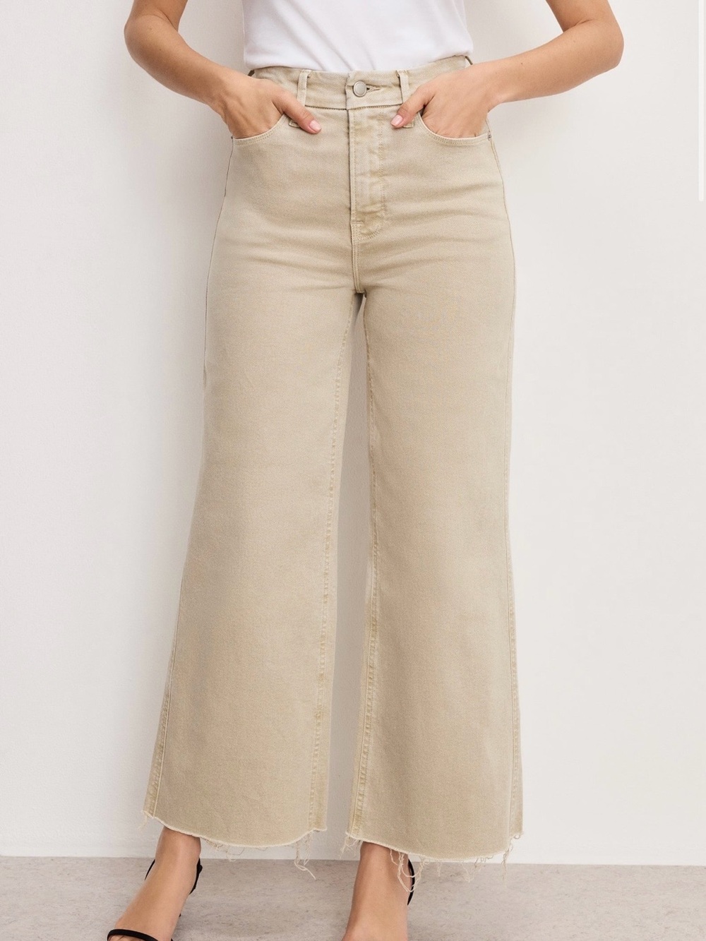 Good American Women’s Good Skate Cropped Straight Jeans in Color Dune